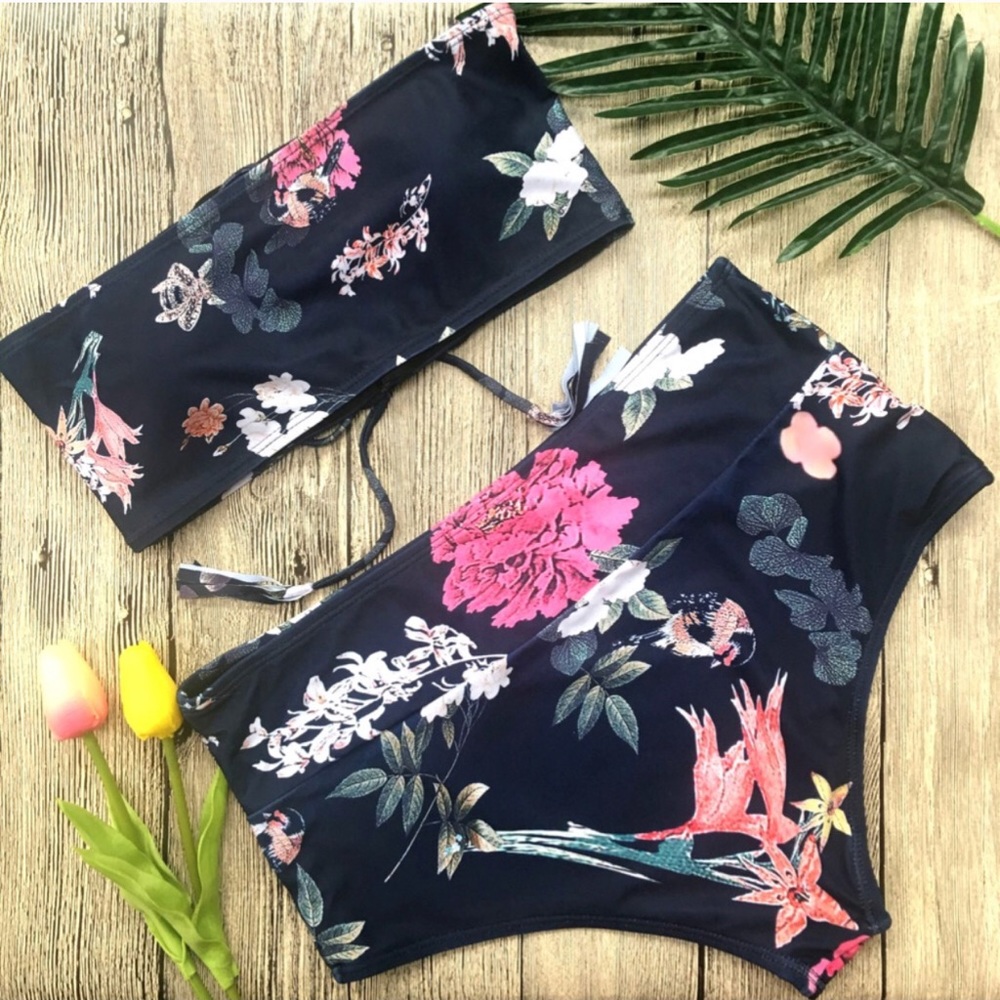 🖤ONLY ONE LEFT🖤 Navy Lace Up Floral Bikini - Picture 4 of 6
